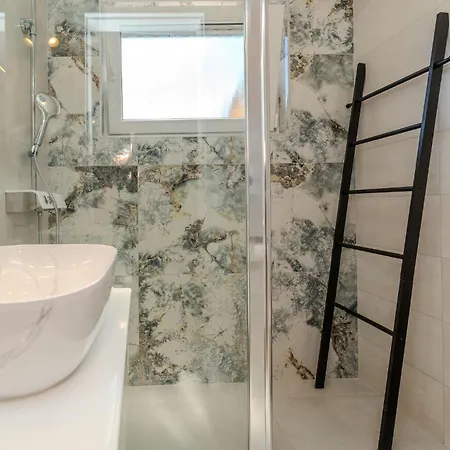 3 Bedroom Beautiful In بيت للعطل *