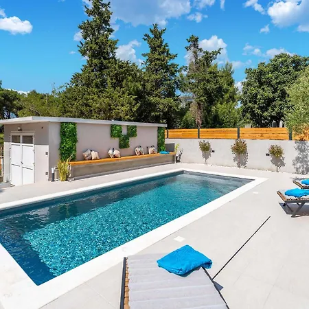 بيت للعطل 3 Bedroom Beautiful In *