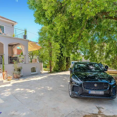 3 Bedroom Beautiful In *