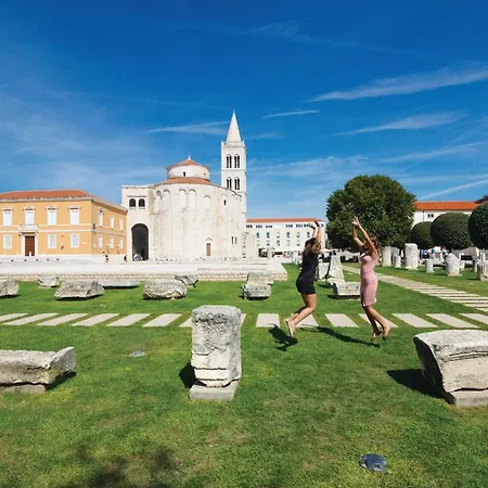 Front In Semesterbostad Zadar