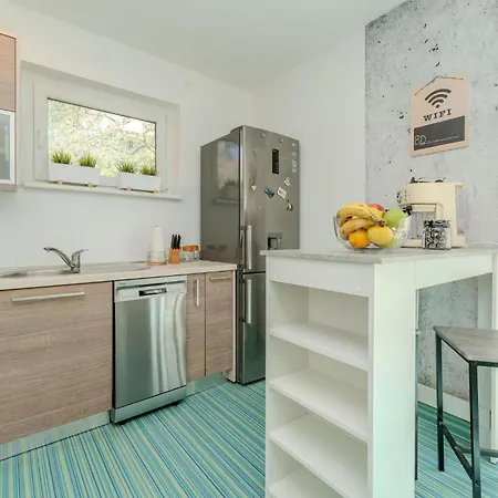 3 Bedroom Beautiful In 扎达尔