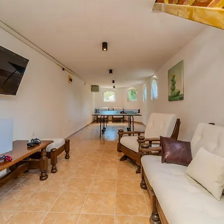 3 Bedroom Beautiful In