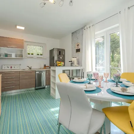 3 Bedroom Beautiful In * 扎达尔