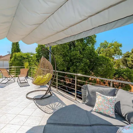 度假居 3 Bedroom Beautiful In 扎达尔