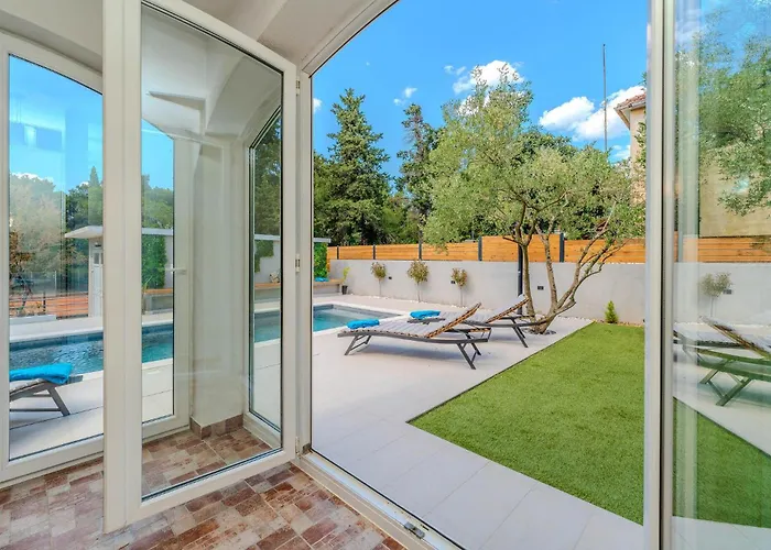 3 Bedroom Beautiful In * Zadar