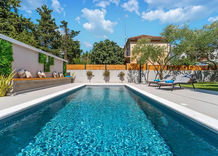 3 Bedroom Beautiful In Vikendica Zadar