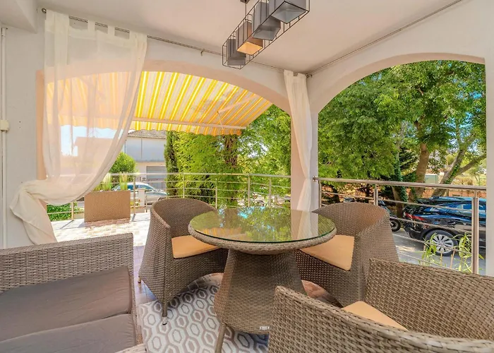 3 Bedroom Beautiful In Zadar