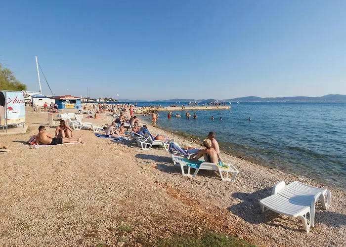 Vikendica 3 Bedroom Beautiful In *